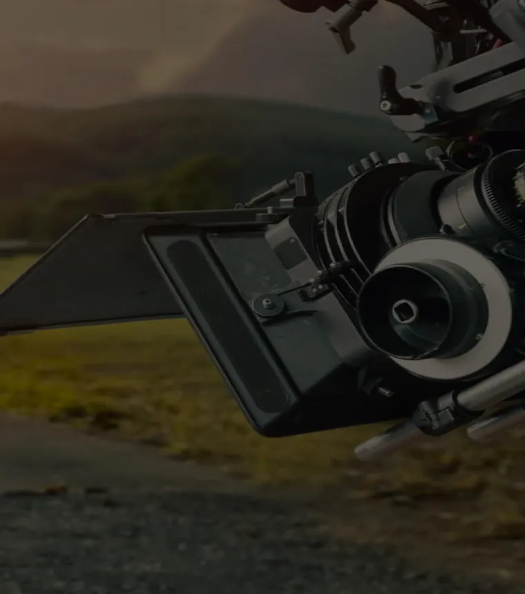 厳選されたメディア専門家チーム